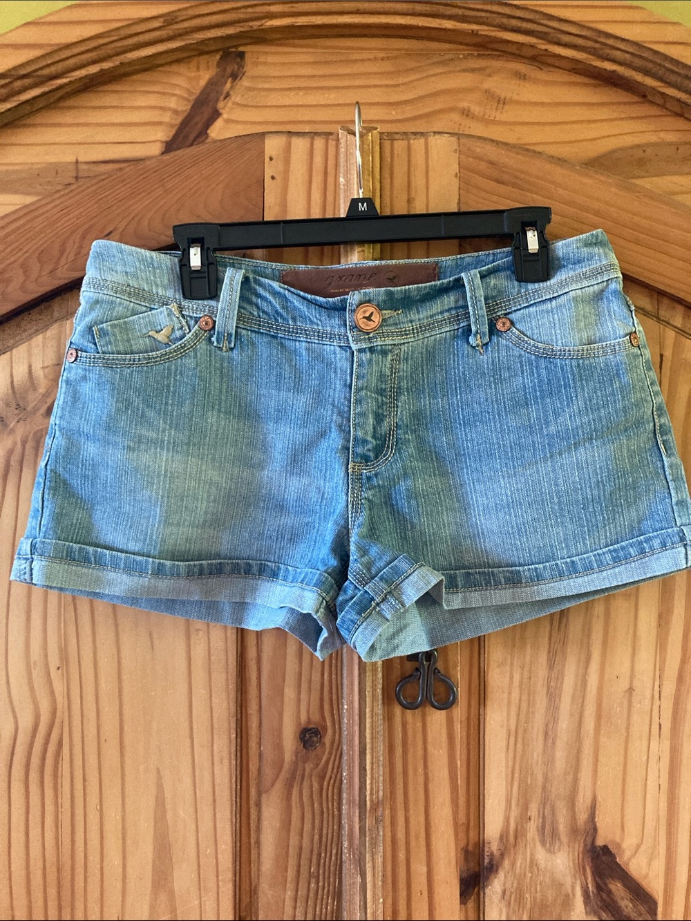 Juniors Grane distressed blue Jean cuffed hem shorts size 11